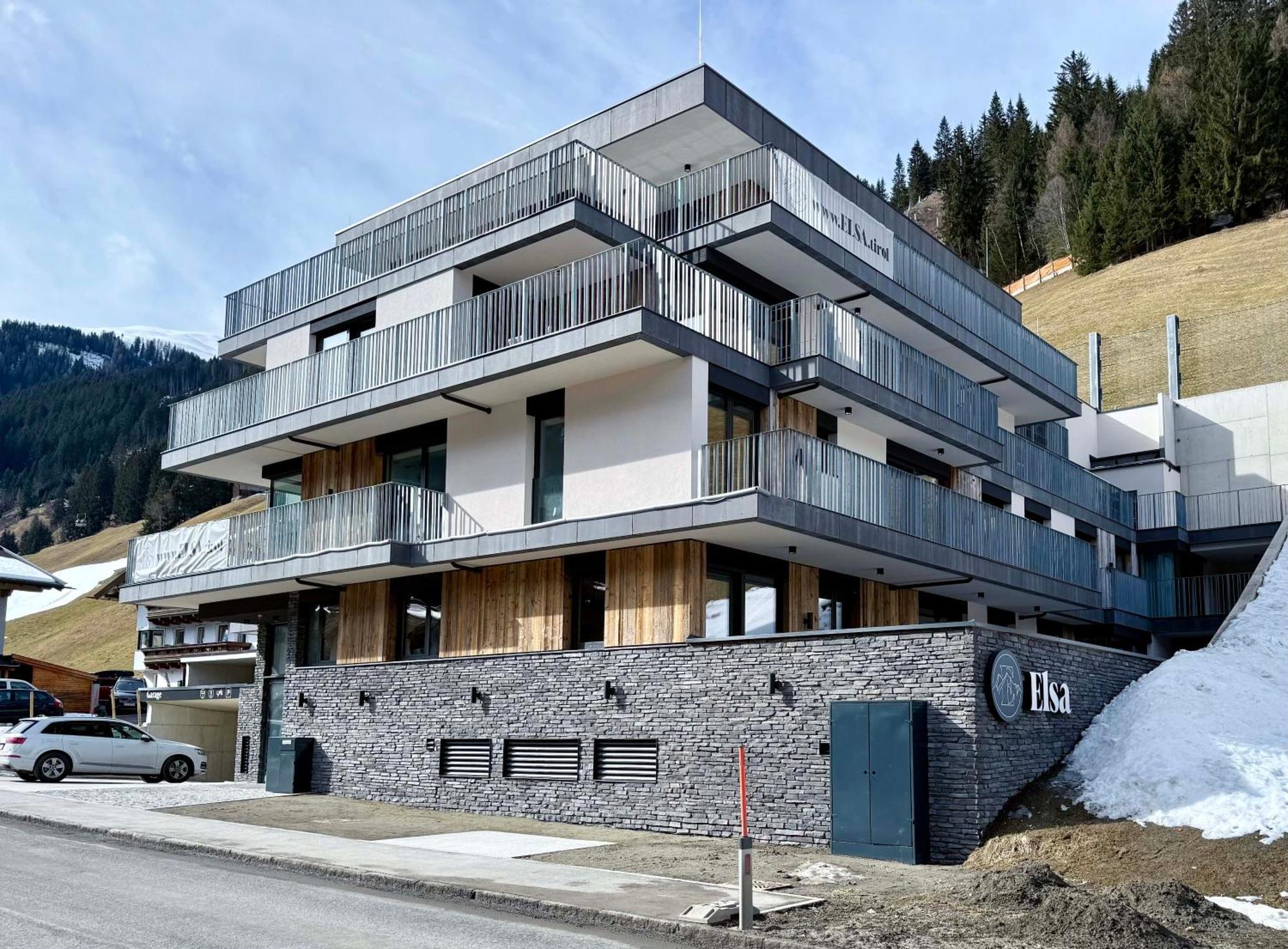 Elsa Spa Apartments Tux Exterior photo