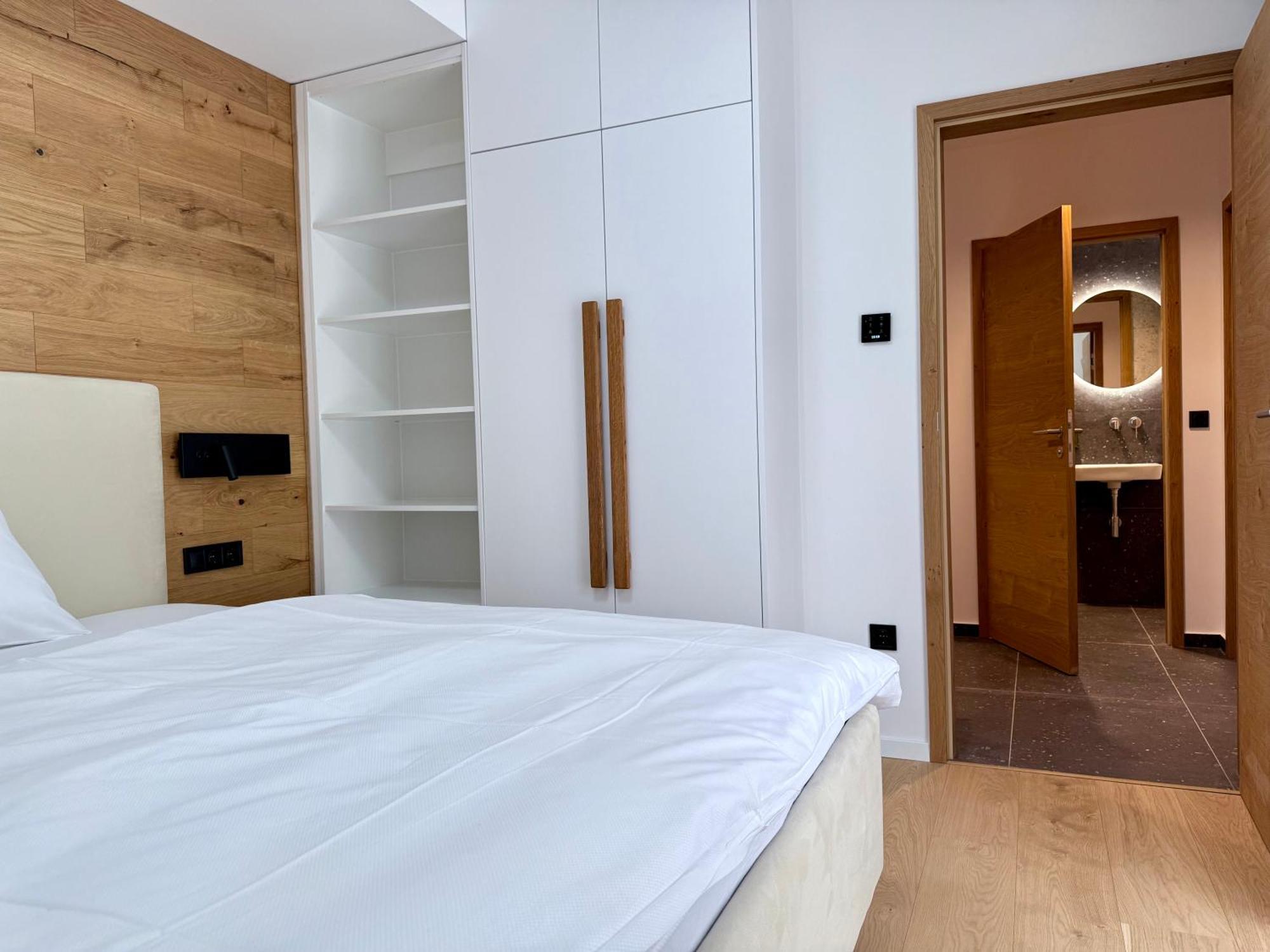 Elsa Spa Apartments Tux Room photo